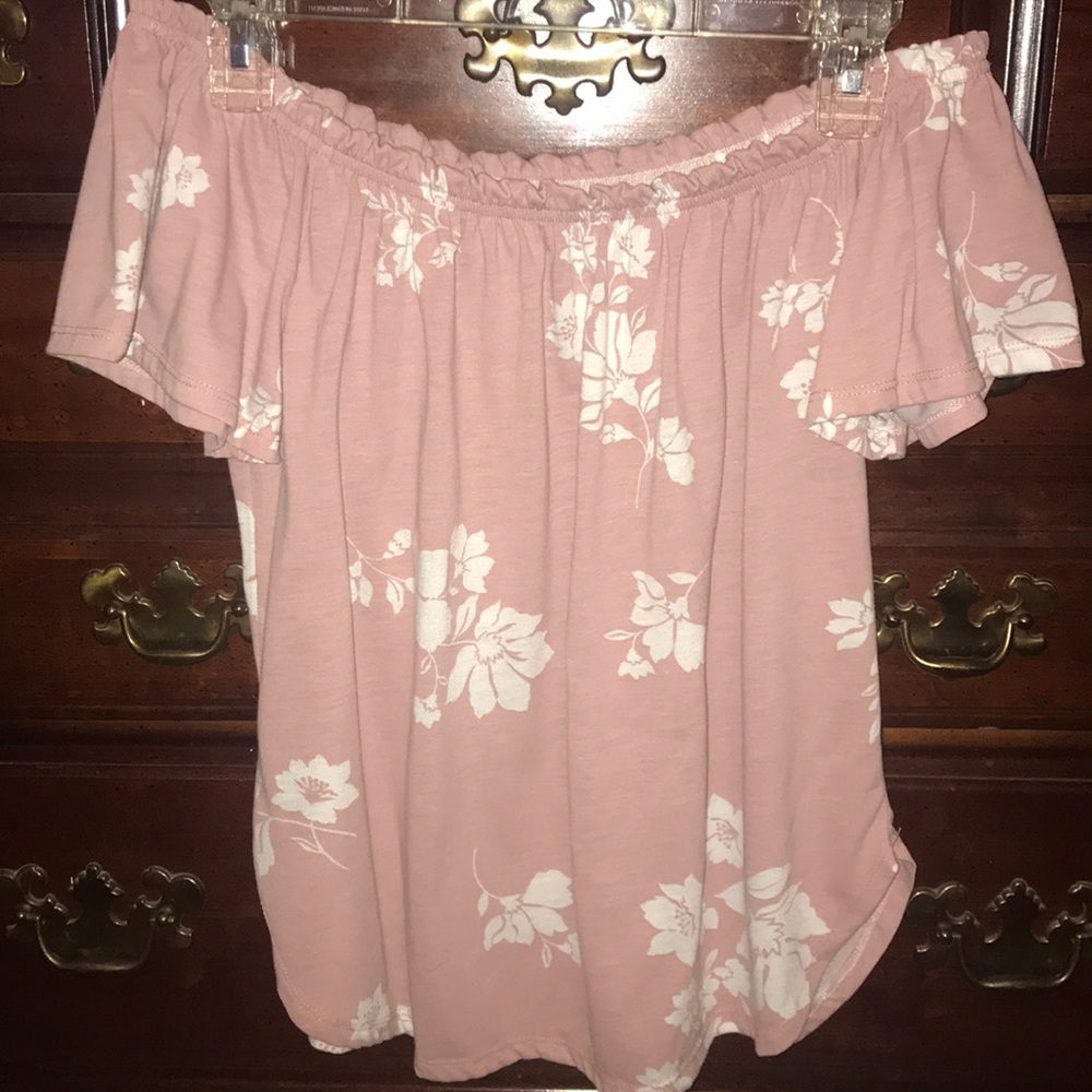 🌺pink off shoulder shirt